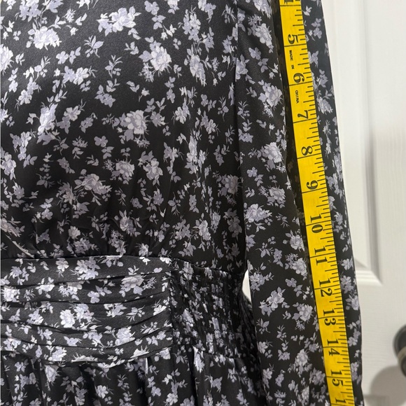 NWOT Zara A-line Dress in Size M with Long Bishop Sleeves and Scoop Neck - Picture 4 of 8